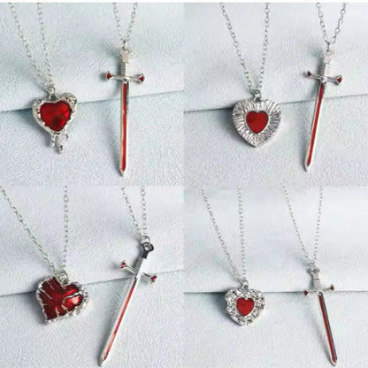 Enlace Eterno Collar Corazón Espada