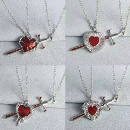 Enlace Eterno Collar Corazón Espada